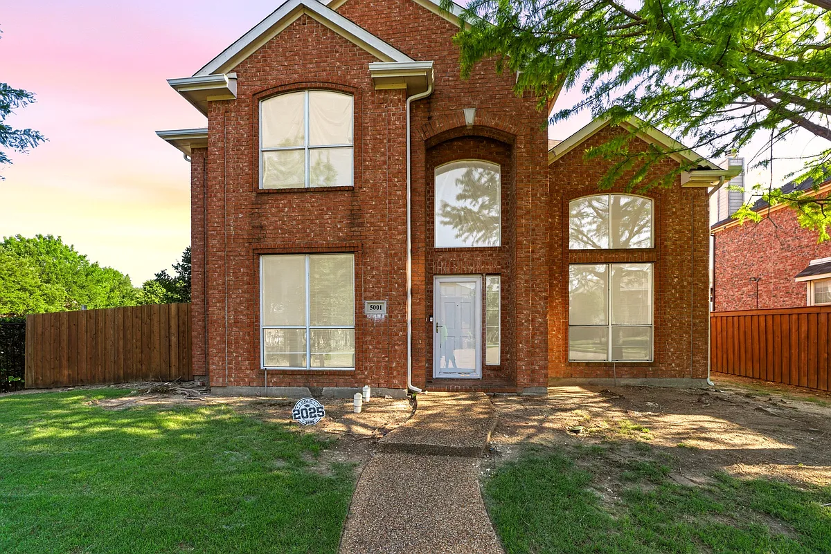 Building Photo - 5001 Spicewood Dr