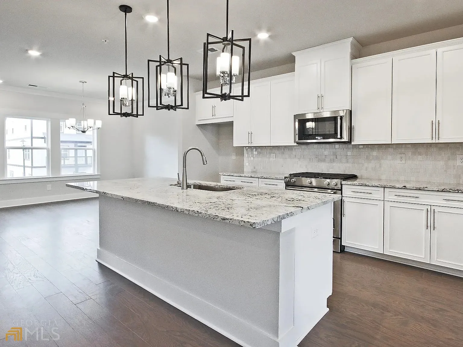 4 bed, 3.5 bath, 2038 sqft, $2,850 — Photo 3