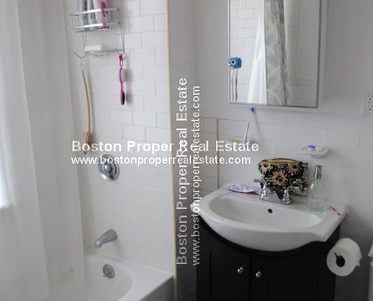64 Charlesgate East #84 Boston - Fenway Unit Photo 6 (1)