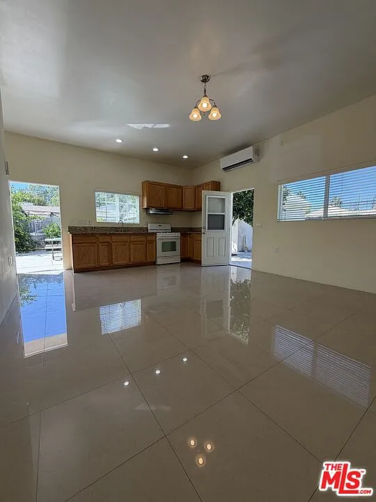 1 bed, 1.0 bath, 540 sqft, $2,000 — Photo 3