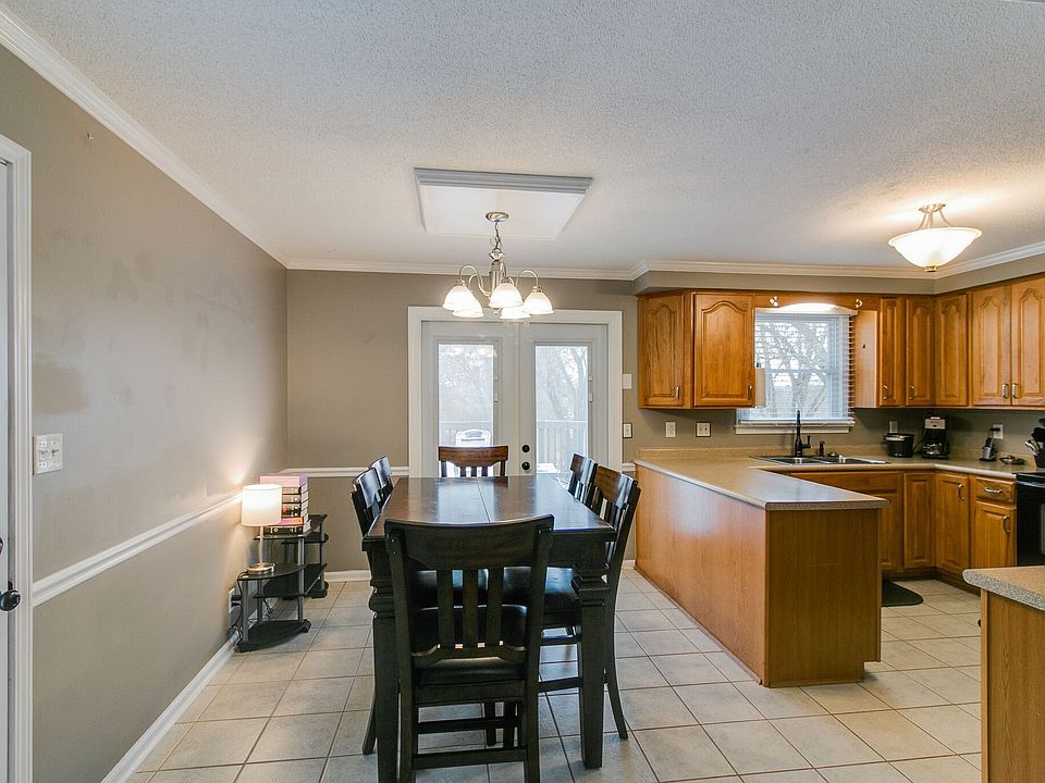1st image of 546 Barnes Dr