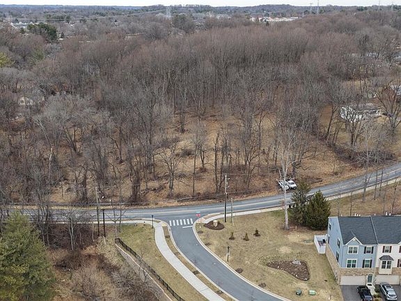 4th image of 9415 Stewartown Rd