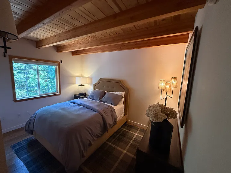 Guest bedroom 1