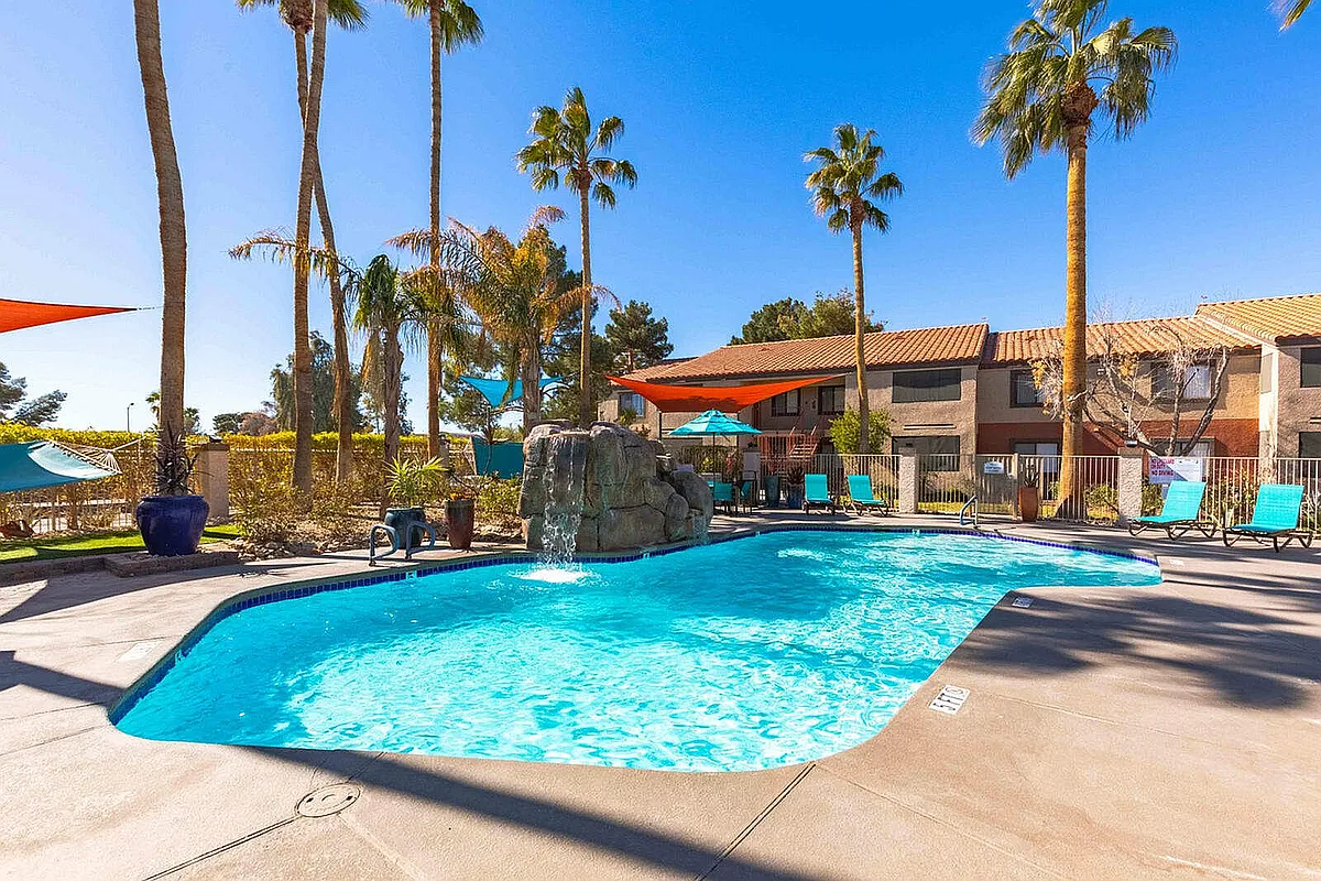 pool - VUE 5325