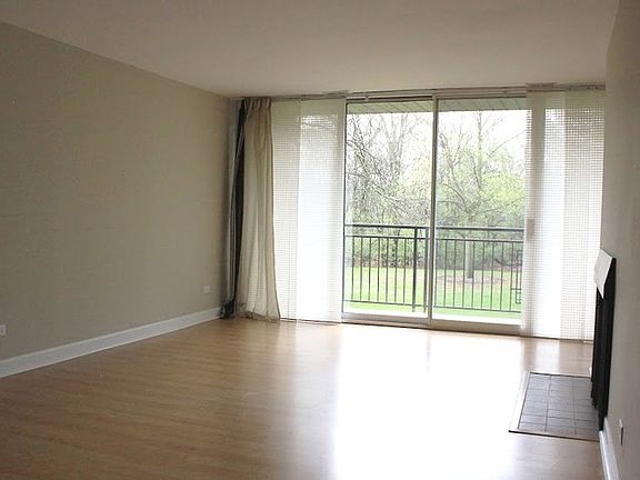 2nd image of 5810 Oakwood Dr Unit 2M