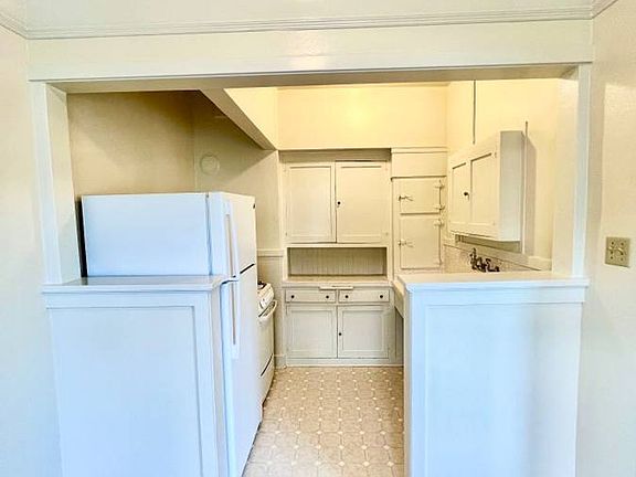 3rd image of 2090 Green St APT 37