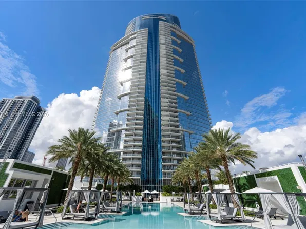 851 NE 1st Ave, Miami, FL