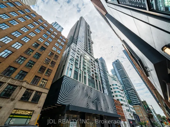 87 Peter St #1411, Toronto, ON M5V 0P1
