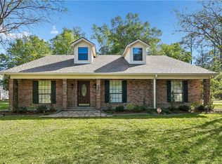 27200 Heltemes Ln, Lacombe, LA 70445