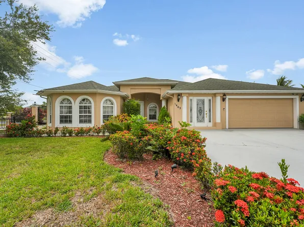 1402 SW Doe Court, Port St Lucie, FL 34953