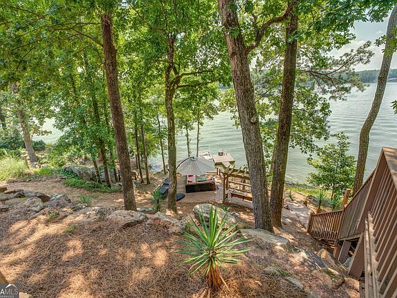 4th image of 265 Shoreline Dr