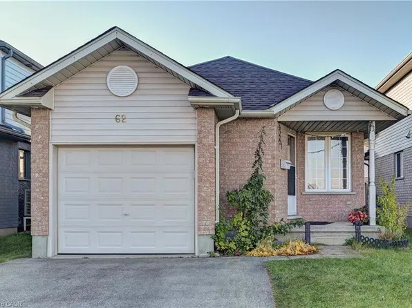 62 Fallowfield Dr, Kitchener, ON N2C 2T3
