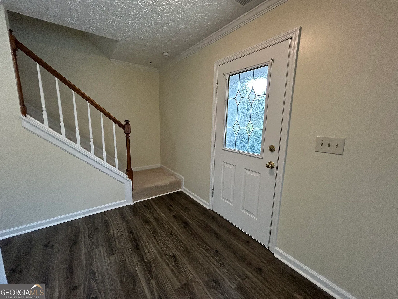 3 bed, 2.5 bath, 1780 sqft, $2,400 — Photo 2