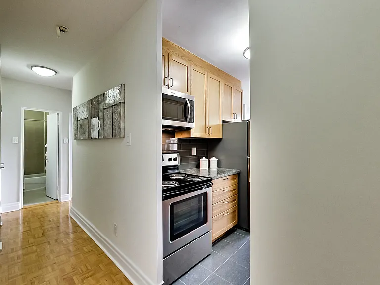 42 Glen Elm Ave #206 — Photo 58
