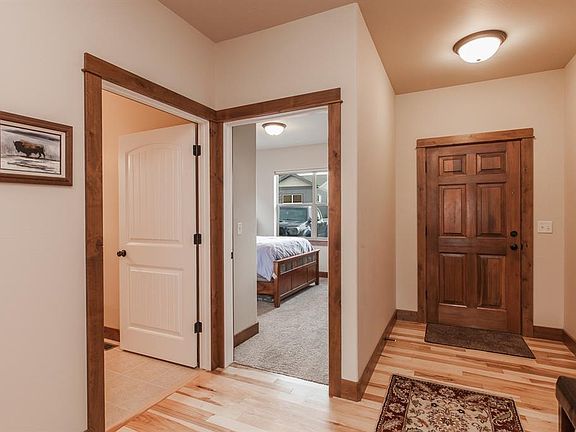 5th image of 860 Sanders Ave Unit G