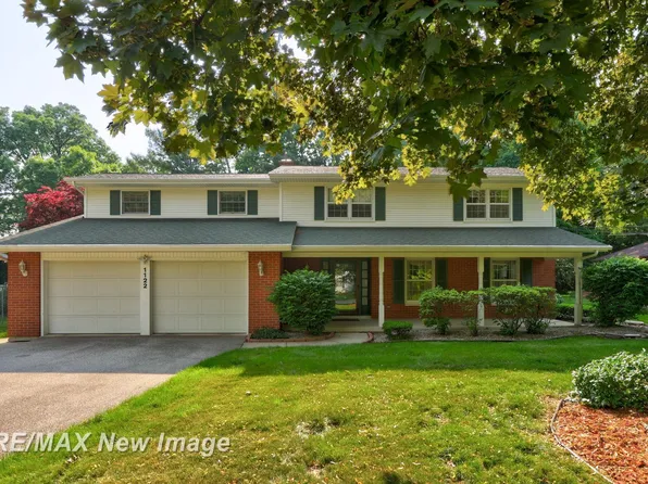 1122 River Forest Dr, Saginaw, MI 48638