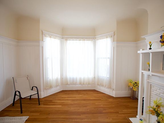 3rd image of 305 2nd Ave APT 8