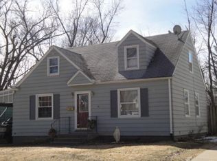 20 Blackhawk Hills Dr, Rock Island, IL 61201