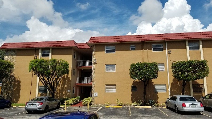 1st image of 4655 Palm Ave