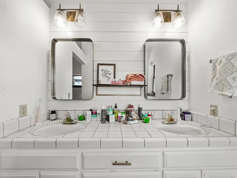 2820 Panorama Dr — Photo 24