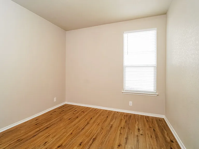 541 Pearl Chase — Photo 12