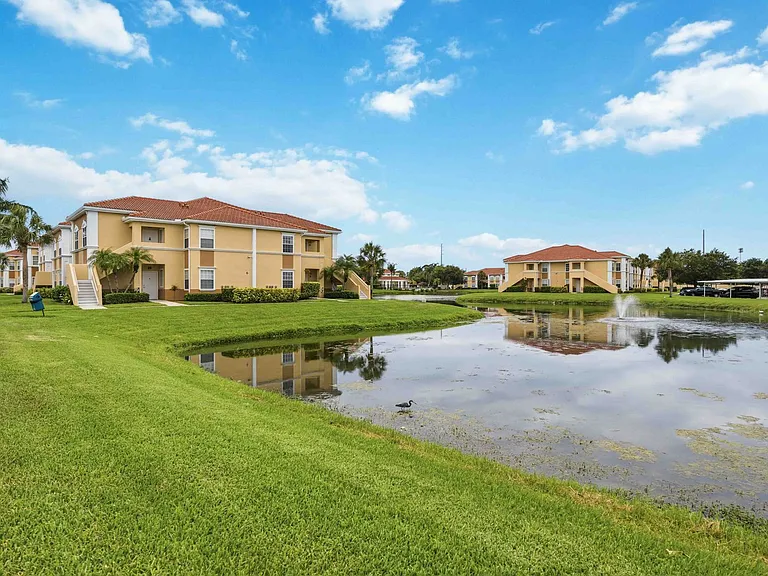 1025 Villagio Cir #208 — Photo 46