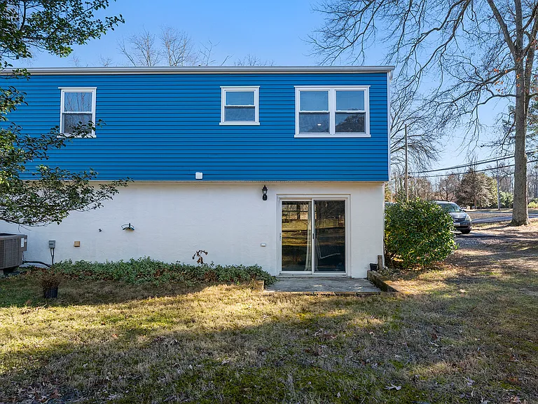 330 Benfield Rd — Photo 23
