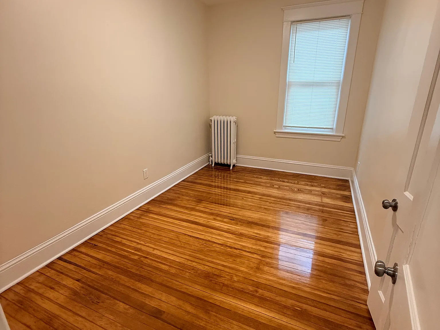3 bed, 1250 sqft, $1,995 — Photo 3