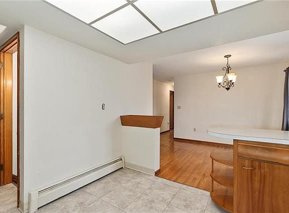 5th image of 400 Dana St