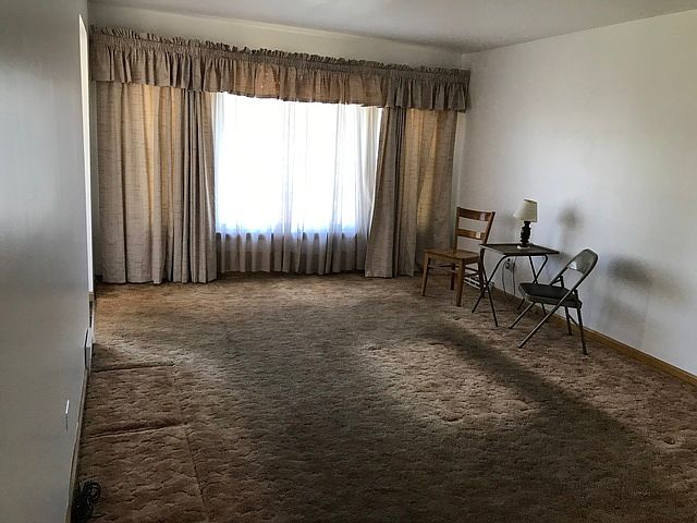2nd image of 4828 S Knox Ave