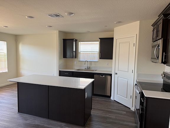 5th image of 675 Skyler Ln