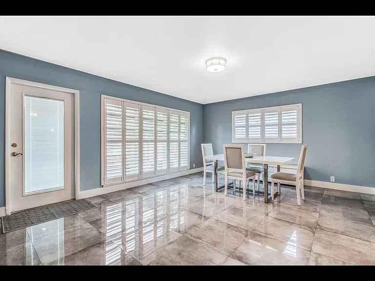 1435 NE 39th St — Photo 5