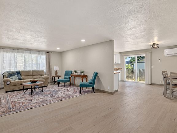 5th image of 238 Grandview Ln