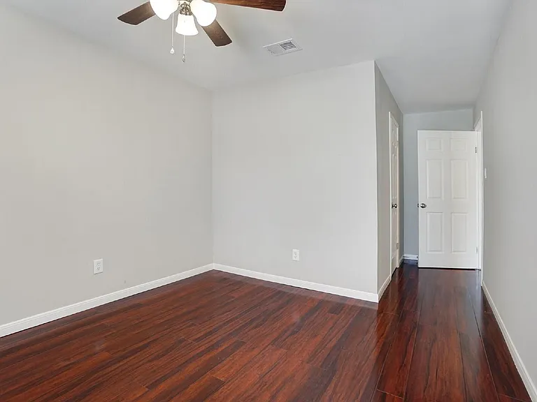 1833 Country Village Blvd — Photo 12