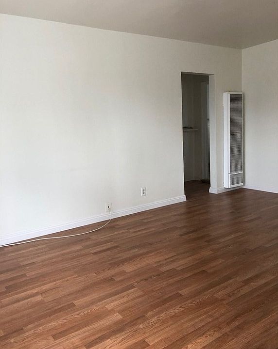 1st image of 7952 Emerson Pl