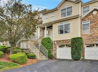 83 Summerhill Dr, Morris Plains, NJ 07950