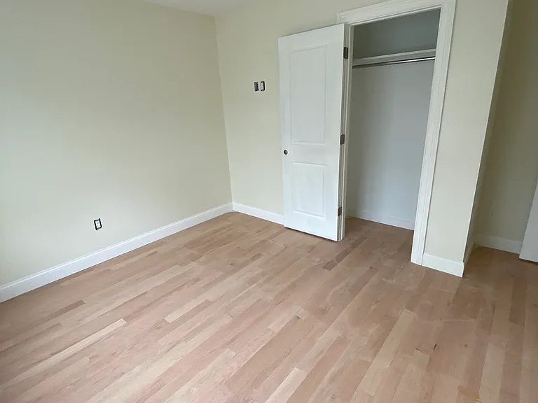 162A Gainsborg Ave E — Photo 10