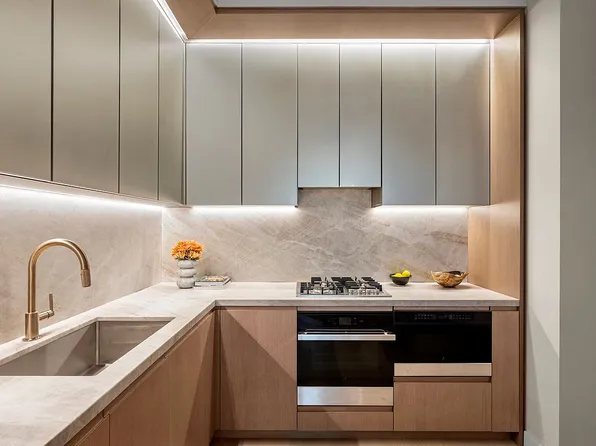 126 E 57th St #701, New York, NY 10022