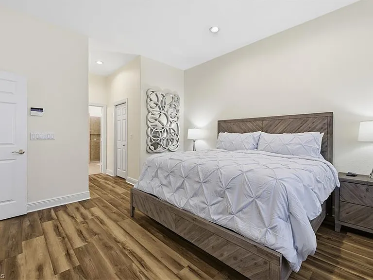 9235 Troon Lakes Dr — Photo 18