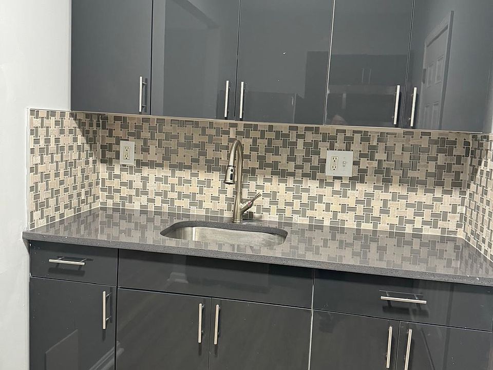 2nd image of 25 Whittier St APT 7