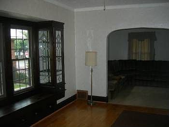 4th image of 3327 W 127th St