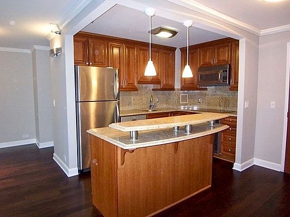 5th image of 401 E Ontario St APT 908