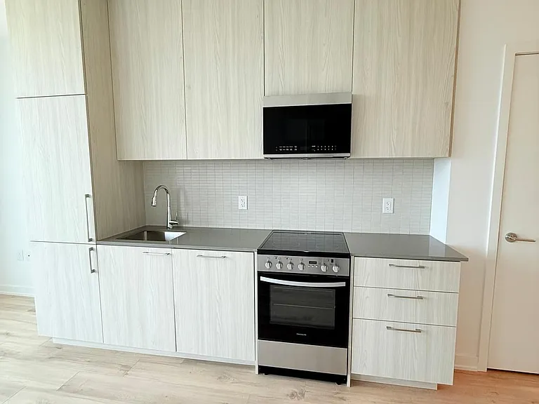 7437 Kingston Rd #818B — Photo 8