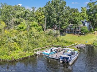 1325 Elkhorn Lake Rd, Lake Orion, MI 48362