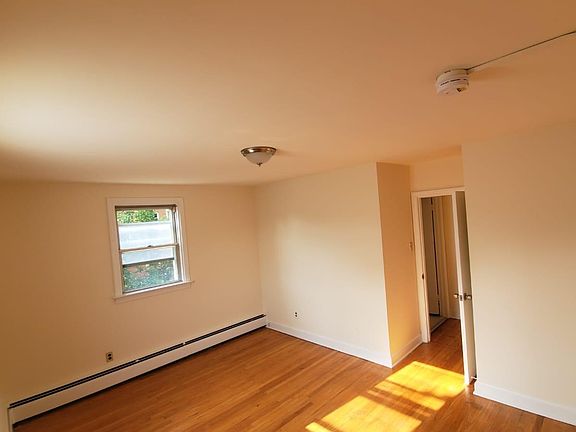 4th image of 31 E La Crosse Ave #1