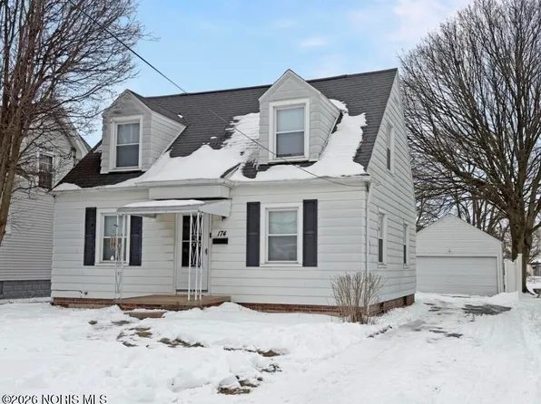 174 Hannum Ave, Rossford, OH 43460