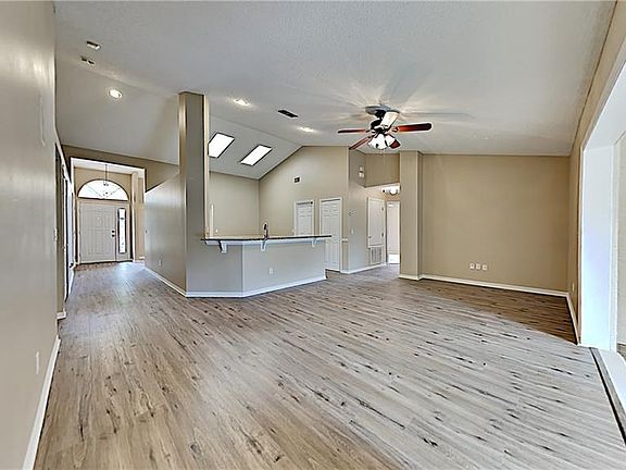 3rd image of 1127 Trotwood Blvd