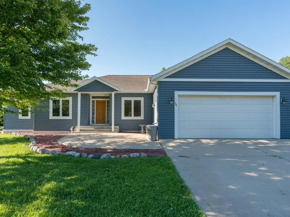 301 7th St NW, New Richland, MN 56072