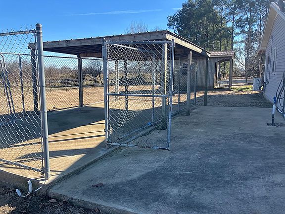 3rd image of 593 Sunny Hill Rd