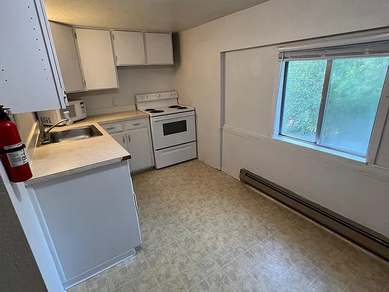 1317 W Augusta Ave #2 — Photo 4